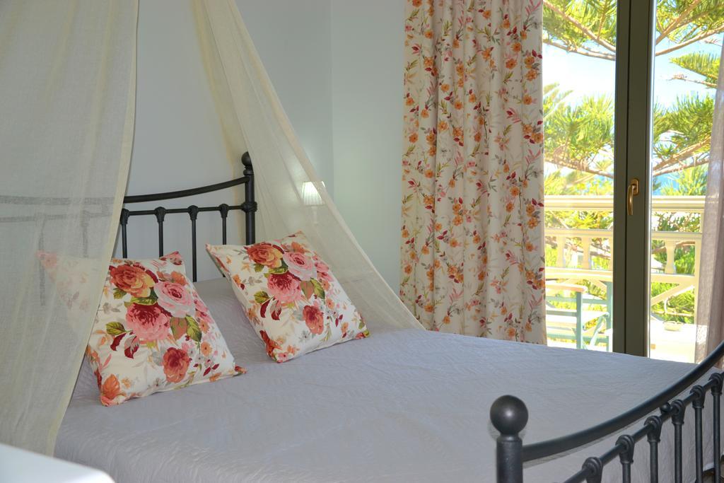 Zephyros Hotel Kamári Dış mekan fotoğraf